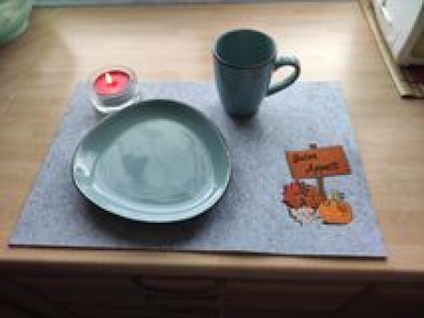 Vollstickdatei Kuerbis mit Schild